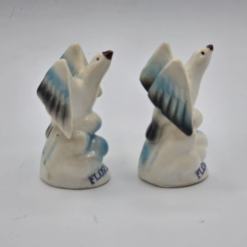 Vintage Florida Seagull Salt & Pepper Shakers Ceramic Pair Made in Japan Set‎ 2